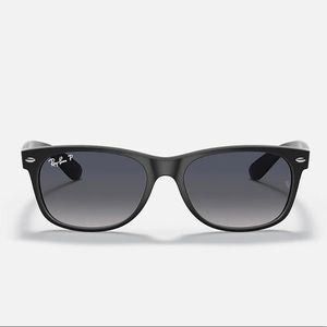 Ray-Ban Wayfarer Polarized Sunglasses